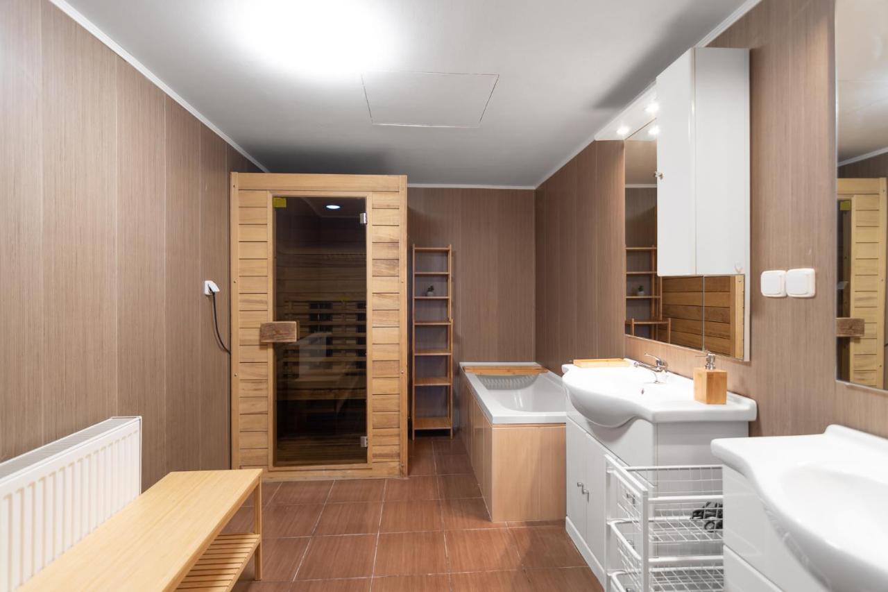 The Bookhouse, 5-Bedroom Residence By Prague Castle 외부 사진