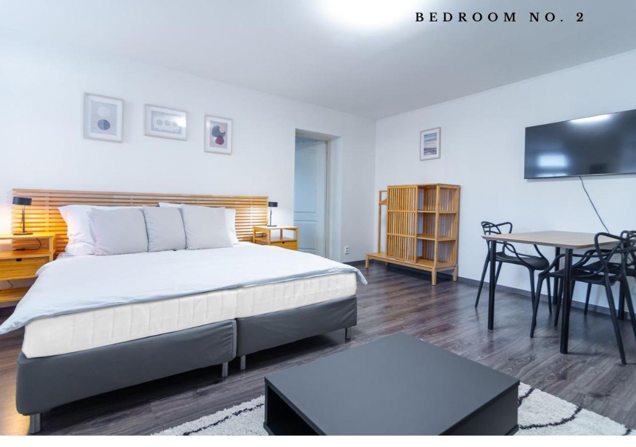 The Bookhouse, 5-Bedroom Residence By Prague Castle 외부 사진