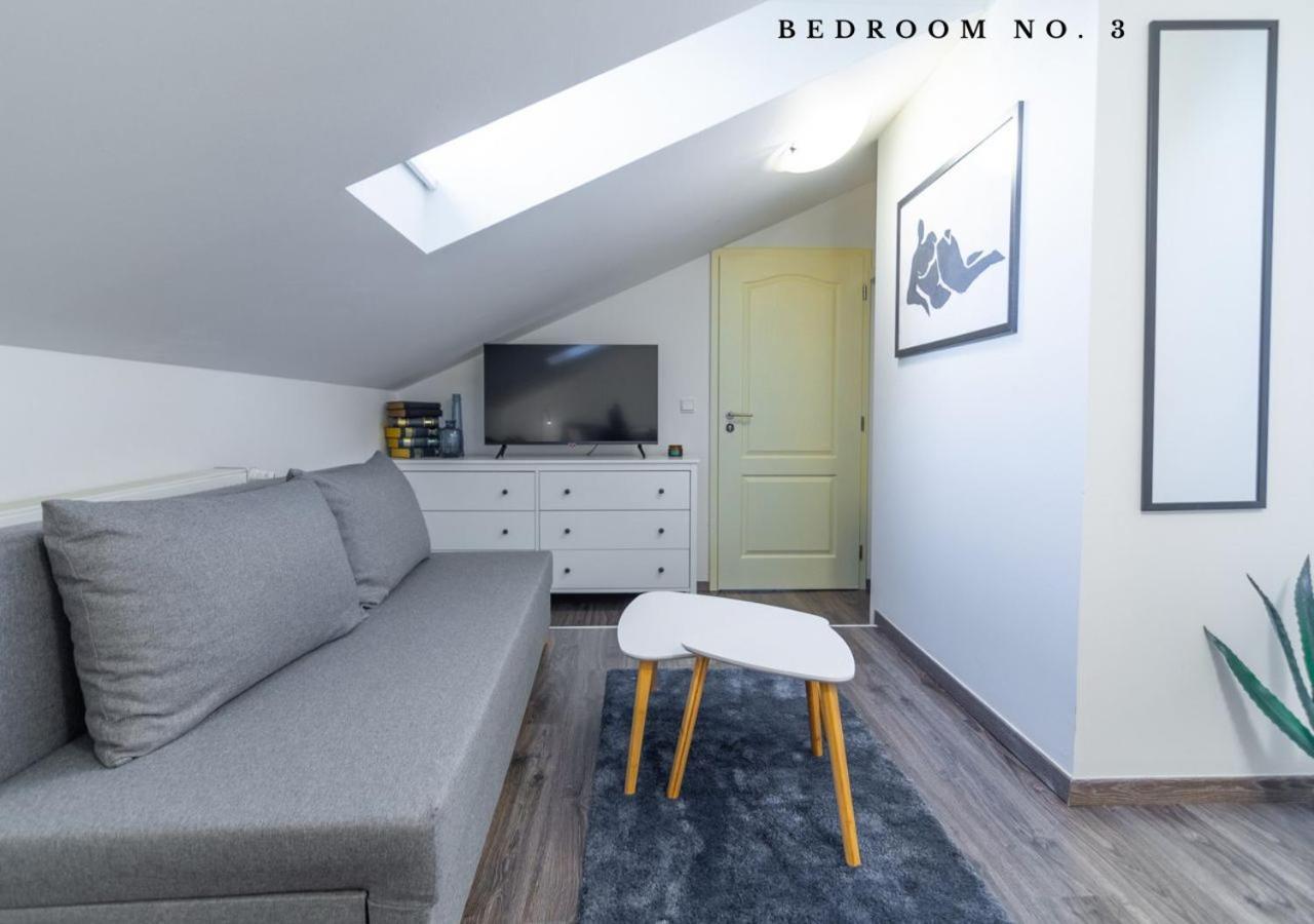 The Bookhouse, 5-Bedroom Residence By Prague Castle 외부 사진