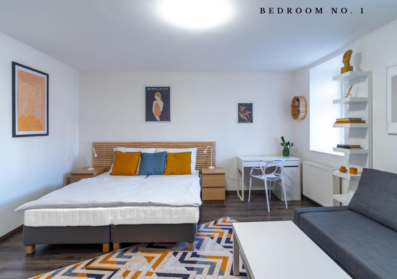 The Bookhouse, 5-Bedroom Residence By Prague Castle 외부 사진